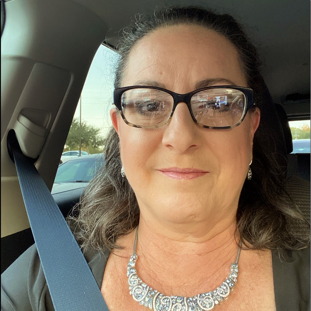 Meet your Posher, Cyndi